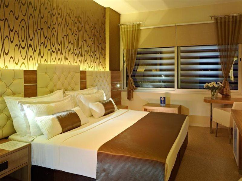 Orty Airport Hotel Izmir Exterior photo