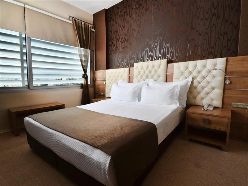 Orty Airport Hotel Izmir Exterior photo