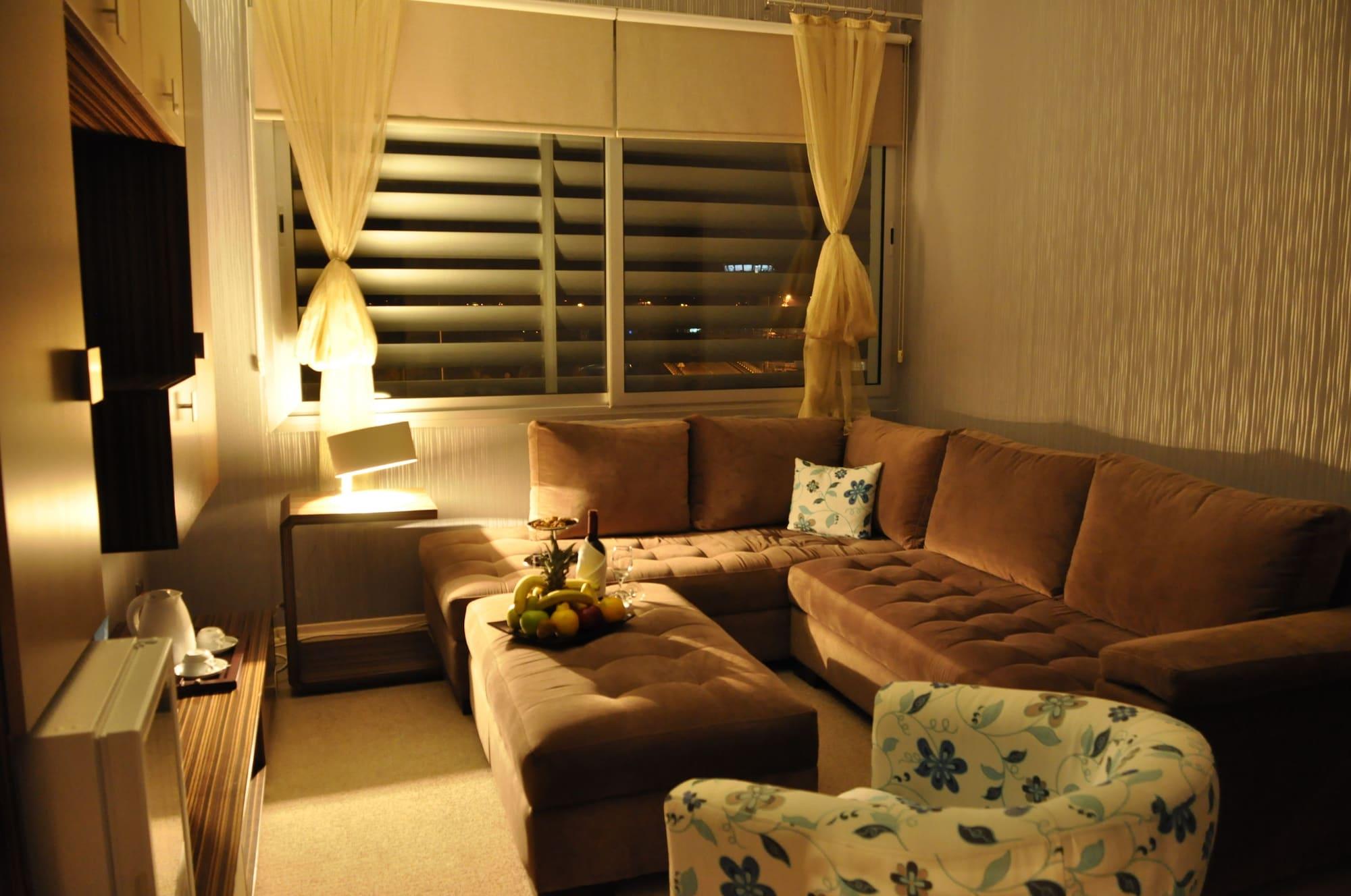 Orty Airport Hotel Izmir Exterior photo