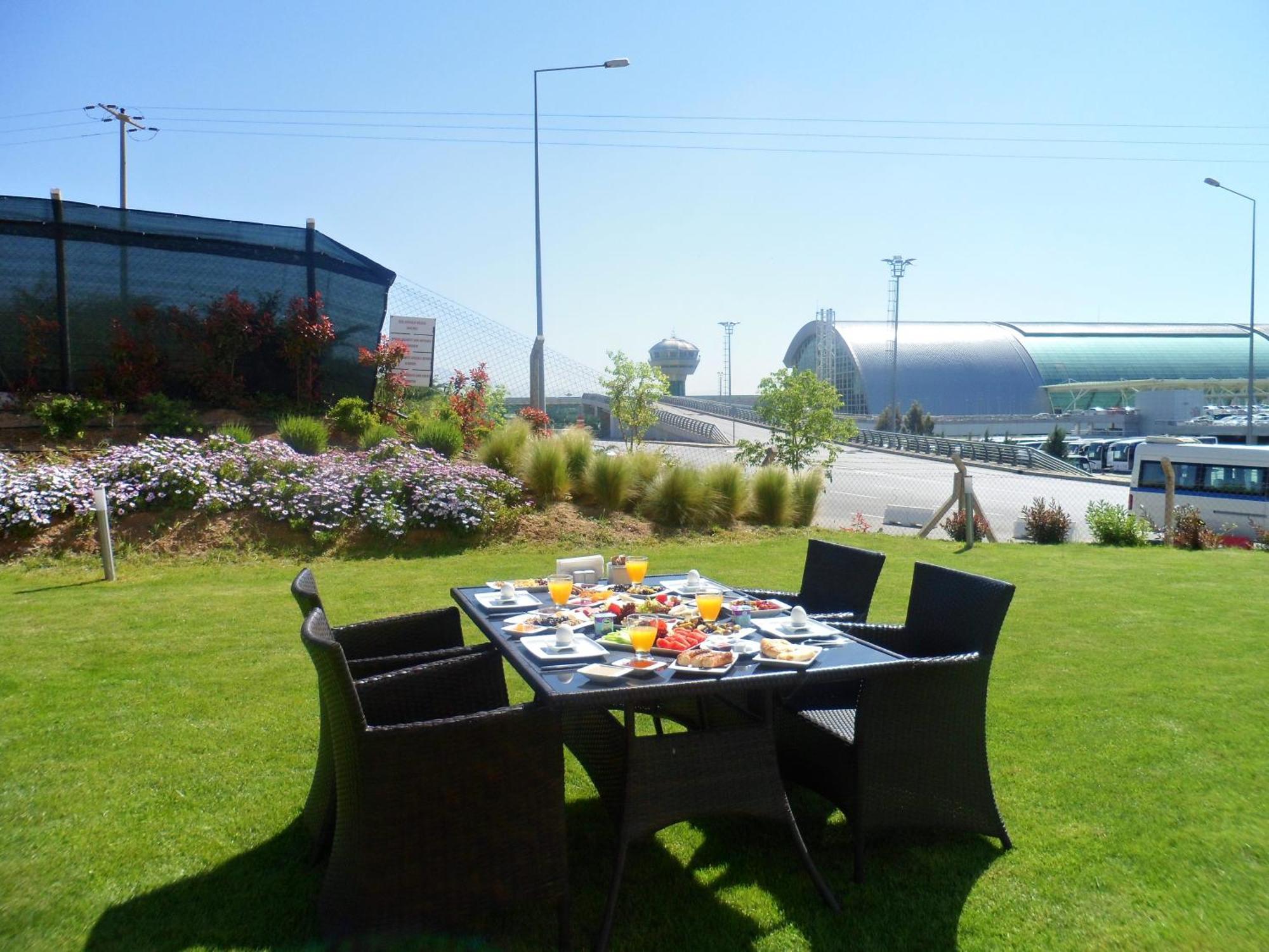 Orty Airport Hotel Izmir Exterior photo