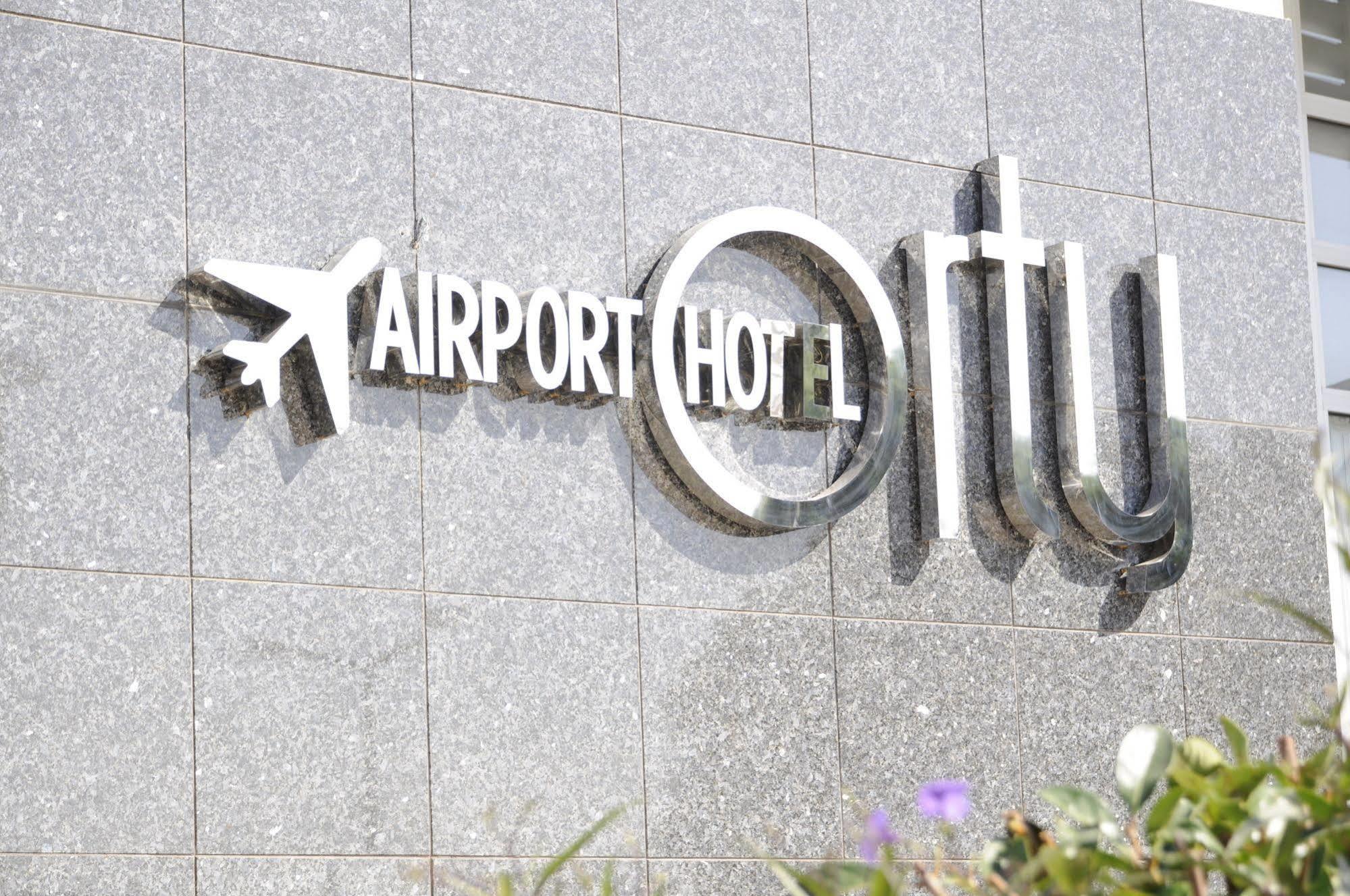 Orty Airport Hotel Izmir Exterior photo